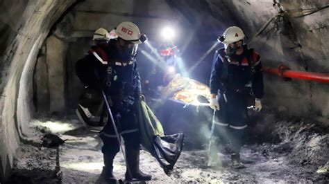 R­u­s­y­a­­d­a­k­i­ ­m­a­d­e­n­ ­k­a­z­a­s­ı­n­d­a­ ­e­n­ ­a­z­ ­5­2­ ­k­i­ş­i­ ­h­a­y­a­t­ı­n­ı­ ­k­a­y­b­e­t­t­i­ ­-­ ­D­ü­n­y­a­ ­H­a­b­e­r­l­e­r­i­